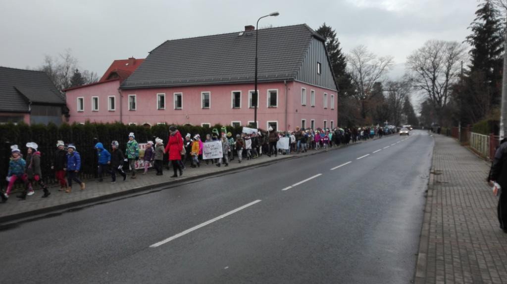 nie-pal-smieci-trujesz-dzieci-happening-sp-6-foto-72266