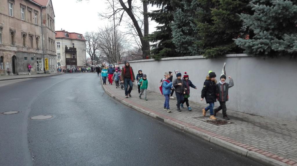 nie-pal-smieci-trujesz-dzieci-happening-sp-6-foto-72266