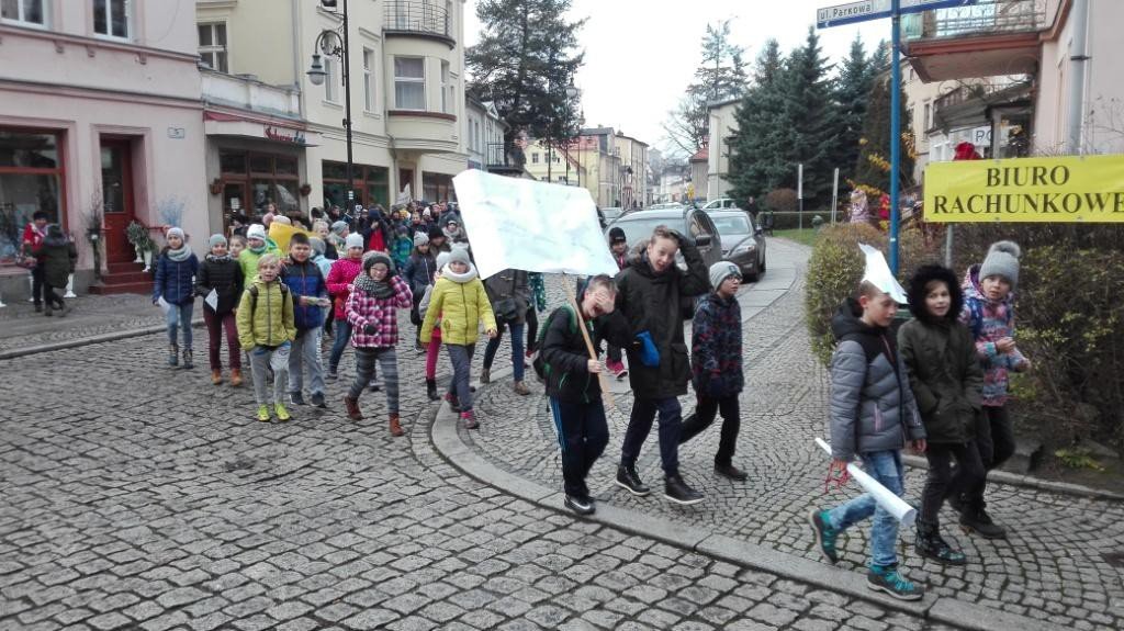 nie-pal-smieci-trujesz-dzieci-happening-sp-6-foto-72266