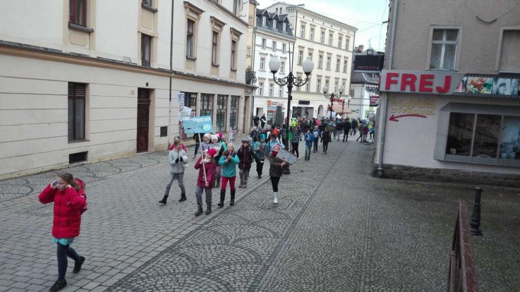 nie-pal-smieci-trujesz-dzieci-happening-sp-6-foto-72266