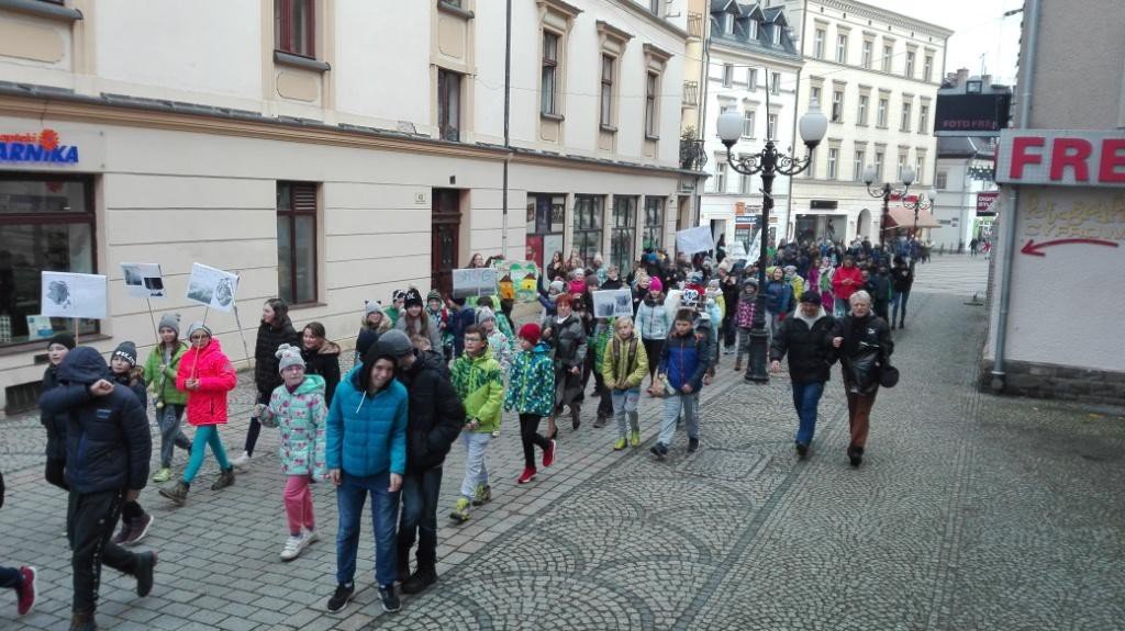 nie-pal-smieci-trujesz-dzieci-happening-sp-6-foto-72266