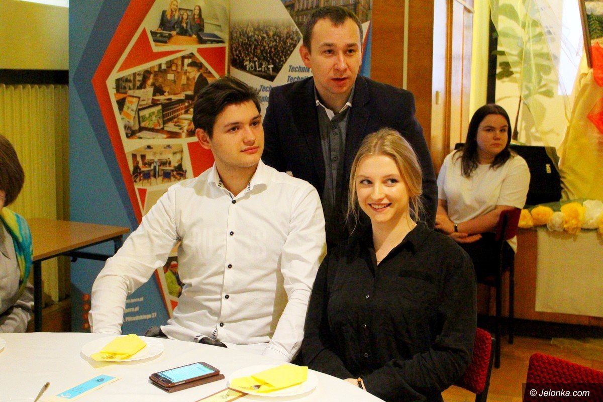 poezja-jana-pawa-ii-z-ust-i-serc-modziezy-foto-72289