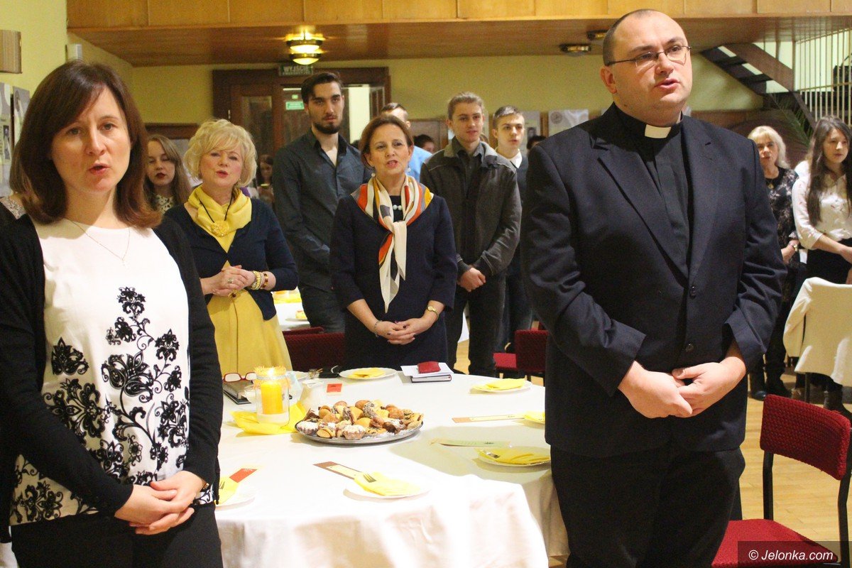 poezja-jana-pawa-ii-z-ust-i-serc-modziezy-foto-72289