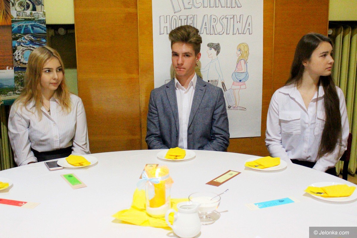 poezja-jana-pawa-ii-z-ust-i-serc-modziezy-foto-72289