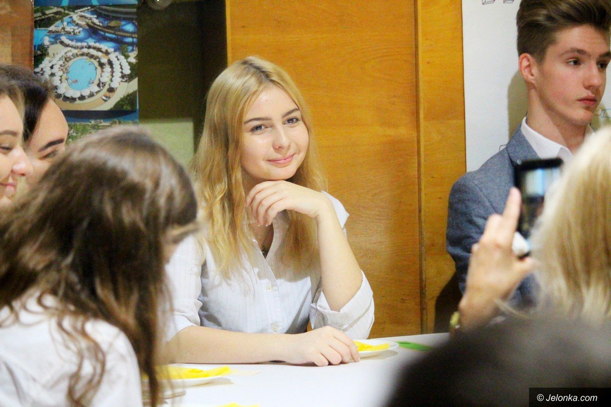 poezja-jana-pawa-ii-z-ust-i-serc-modziezy-foto-72289