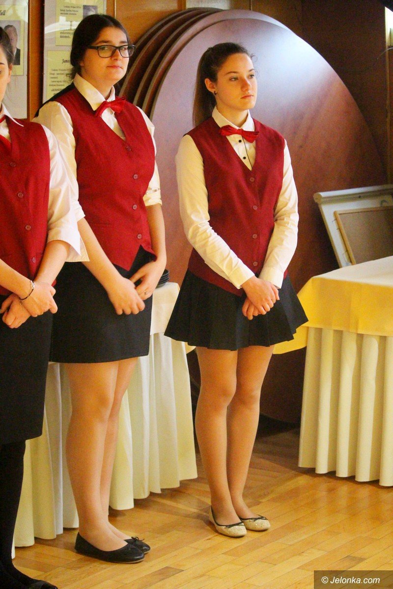 poezja-jana-pawa-ii-z-ust-i-serc-modziezy-foto-72289