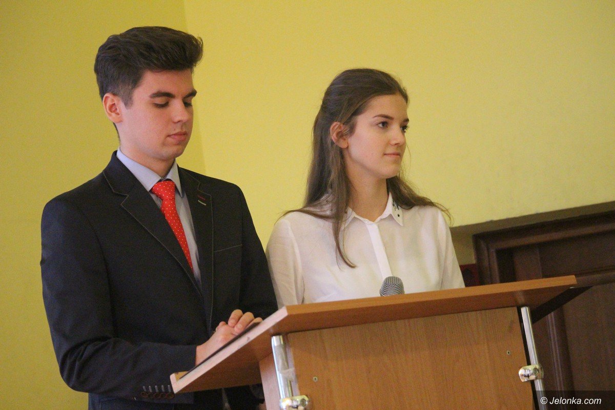 poezja-jana-pawa-ii-z-ust-i-serc-modziezy-foto-72289