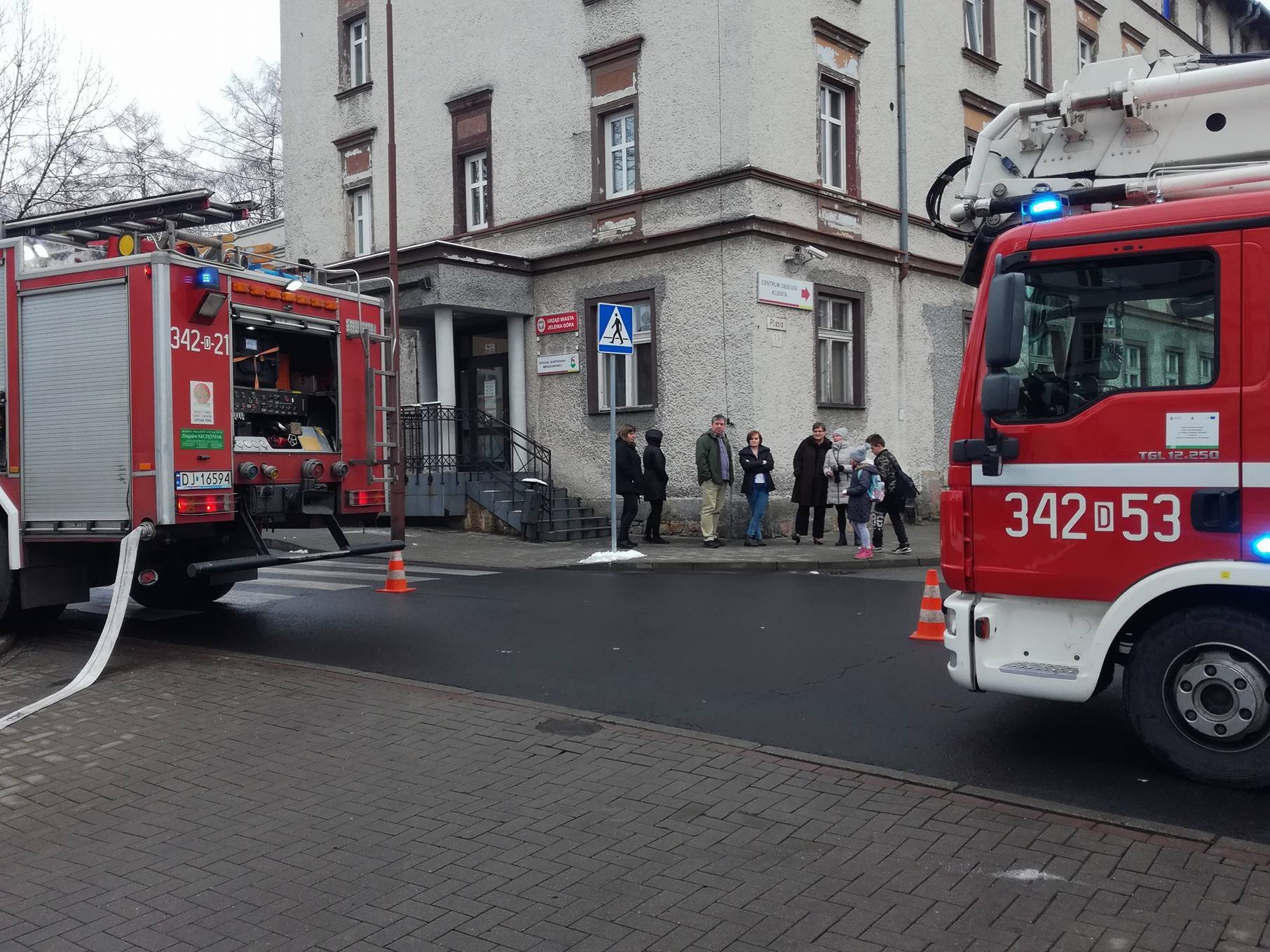 cwiczenia-strazackie-w-magistracie-przy-sudeckiej-foto-72300