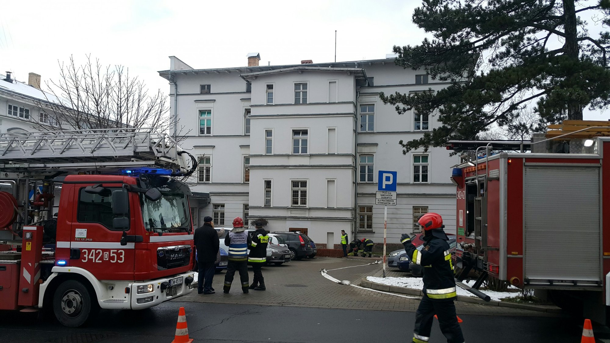 cwiczenia-strazackie-w-magistracie-przy-sudeckiej-foto-72300