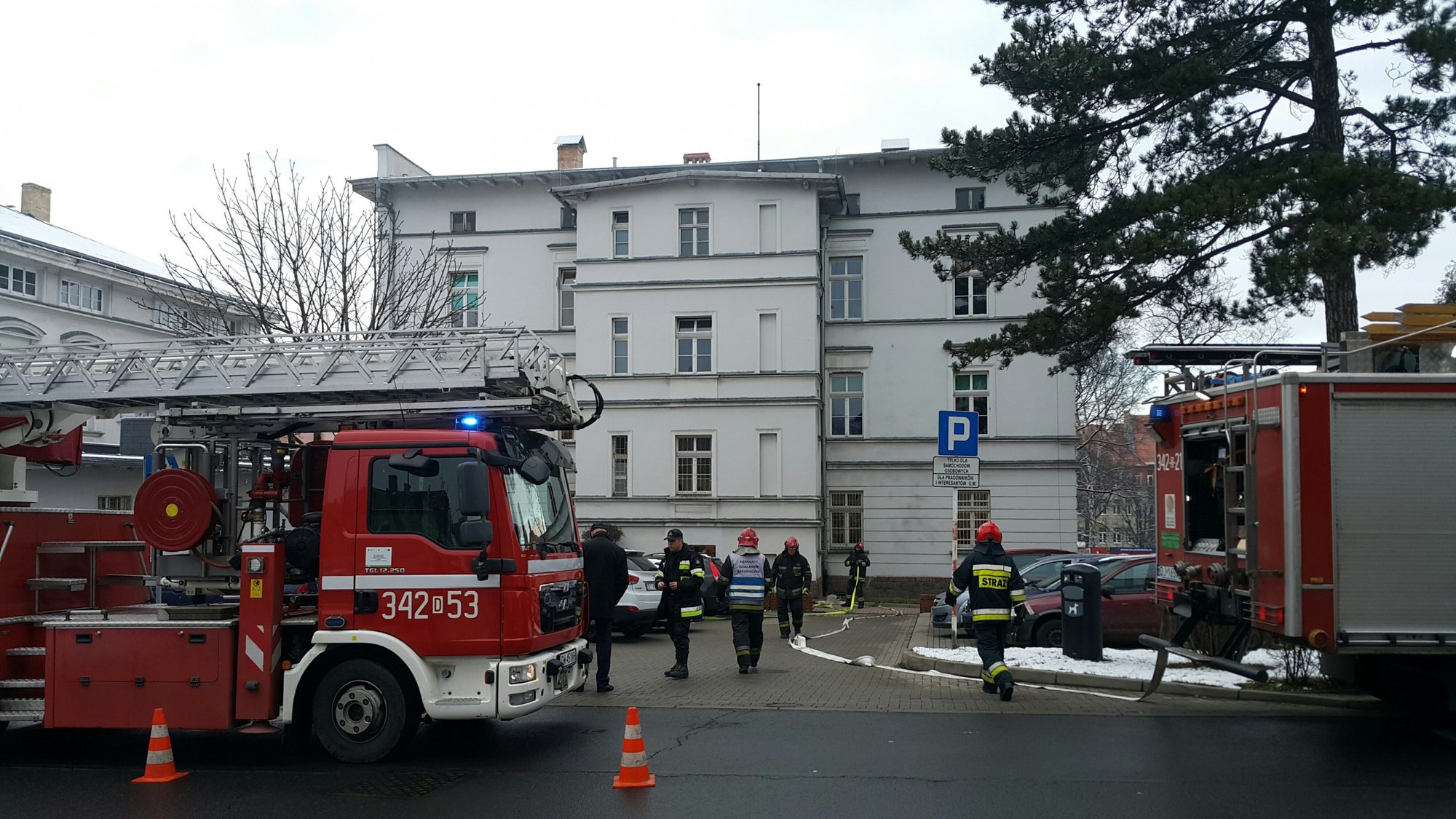 cwiczenia-strazackie-w-magistracie-przy-sudeckiej-foto-72300