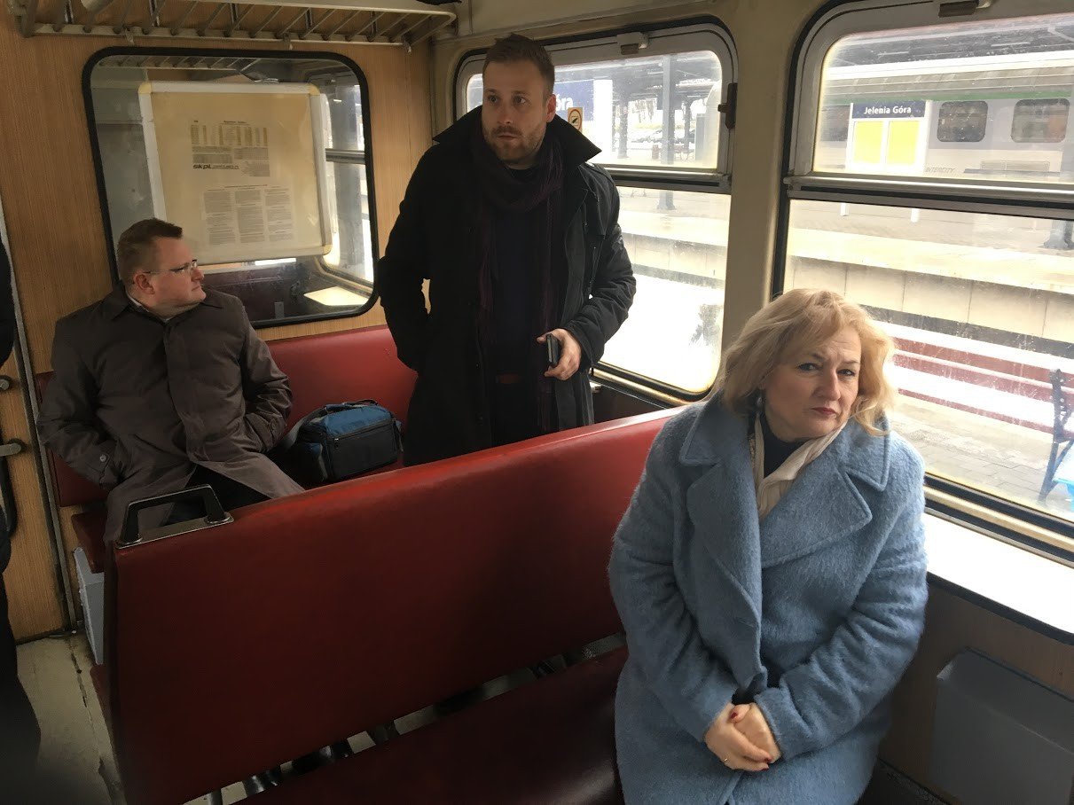 przejazdzka-pociagiem-z-podtekstem-foto-72340