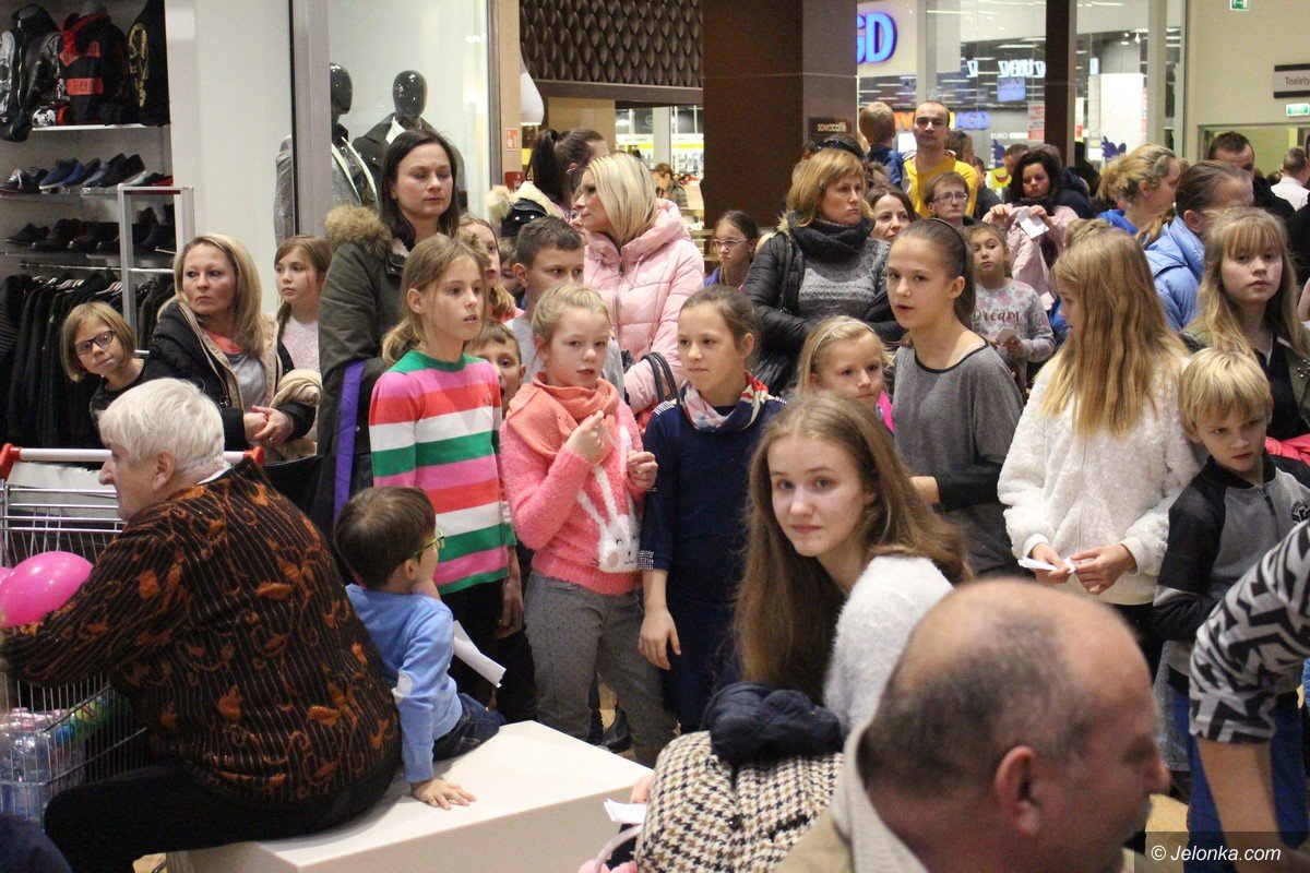 koalicja-na-rzecz-bezpieczenstwa-z-darami-dla-dzieci-foto-72357