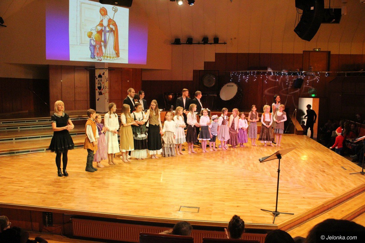 poranek-w-filharmonii-ze-sw-mikoajem-foto-72358
