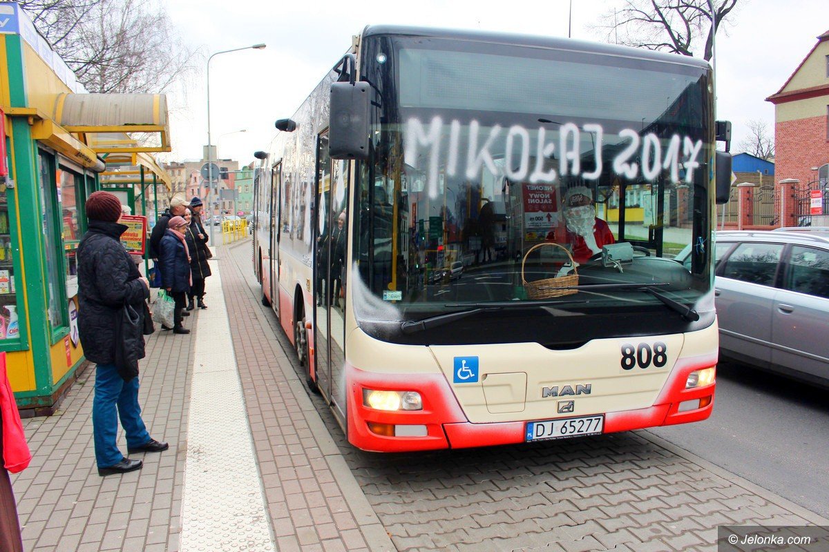 mikoajkowy-autobus-wozi-jeleniogorzan-foto-72386