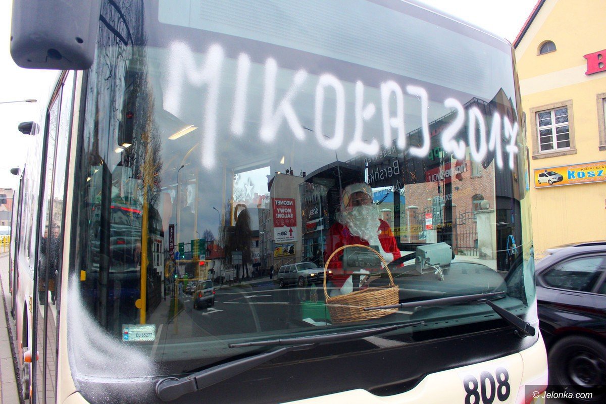 mikoajkowy-autobus-wozi-jeleniogorzan-foto-72386