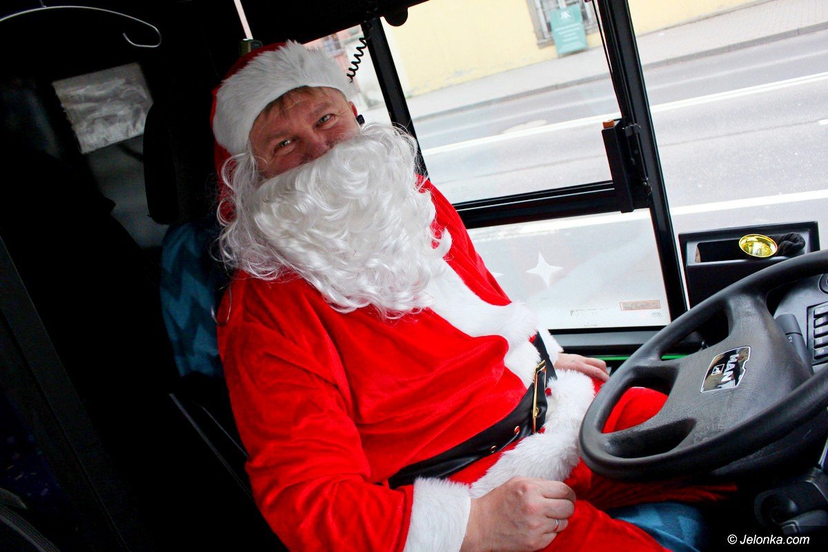 mikoajkowy-autobus-wozi-jeleniogorzan-foto-72386