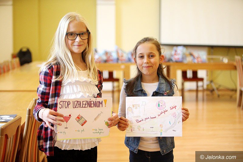 nie-pij-apeluja-w-swoich-pracach-dzieci-foto-72399