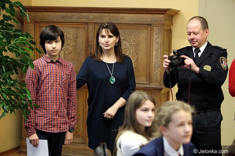 nie-pij-apeluja-w-swoich-pracach-dzieci-foto-72399