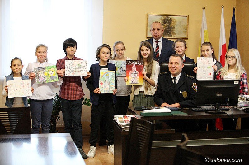 nie-pij-apeluja-w-swoich-pracach-dzieci-foto-72399