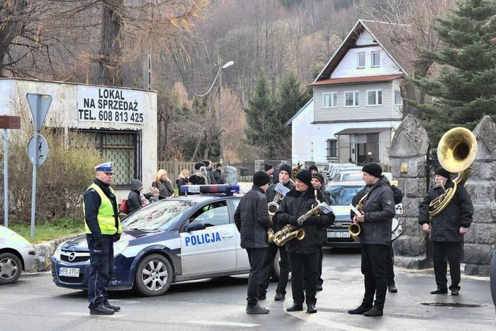 ostatnie-pozegnanie-tragicznie-zmarych-dzieci-foto-72447