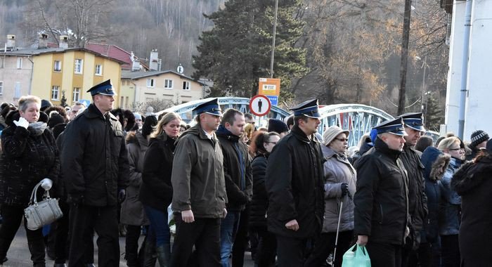 ostatnie-pozegnanie-tragicznie-zmarych-dzieci-foto-72447