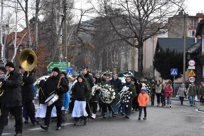 ostatnie-pozegnanie-tragicznie-zmarych-dzieci-foto-72447