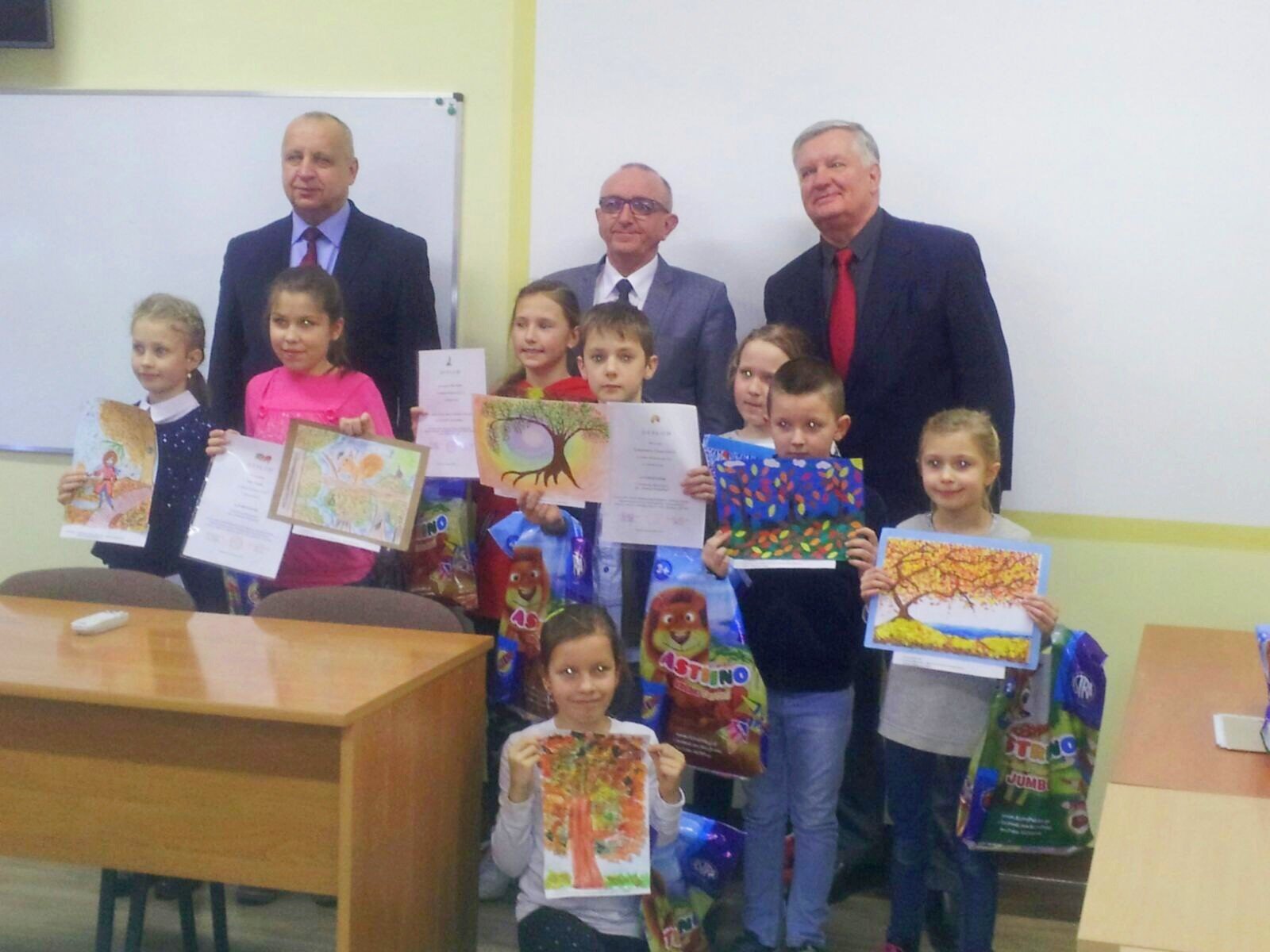 nagrodzono-laureatow-konkursu-jesienny-krajobraz-72450