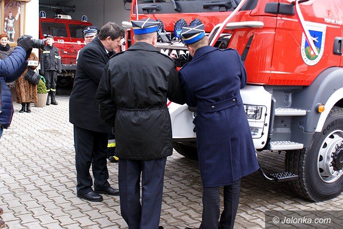 nowy-woz-strazacki-w-jezowie-sudeckim-foto-72454