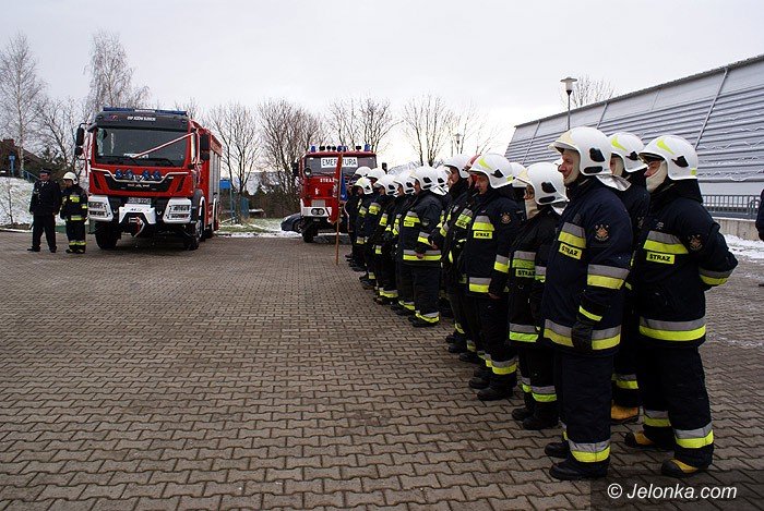 nowy-woz-strazacki-w-jezowie-sudeckim-foto-72454