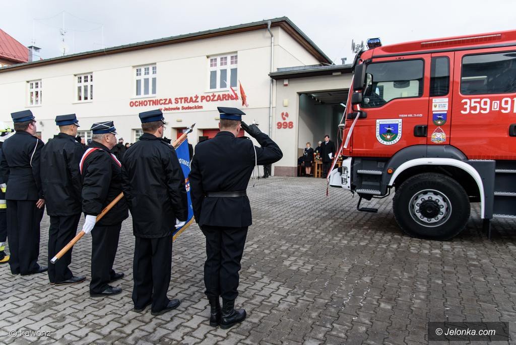 nowy-woz-strazacki-w-jezowie-sudeckim-foto-72454