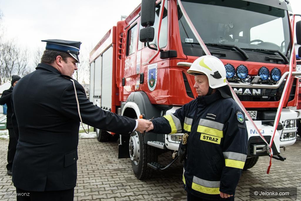 nowy-woz-strazacki-w-jezowie-sudeckim-foto-72454