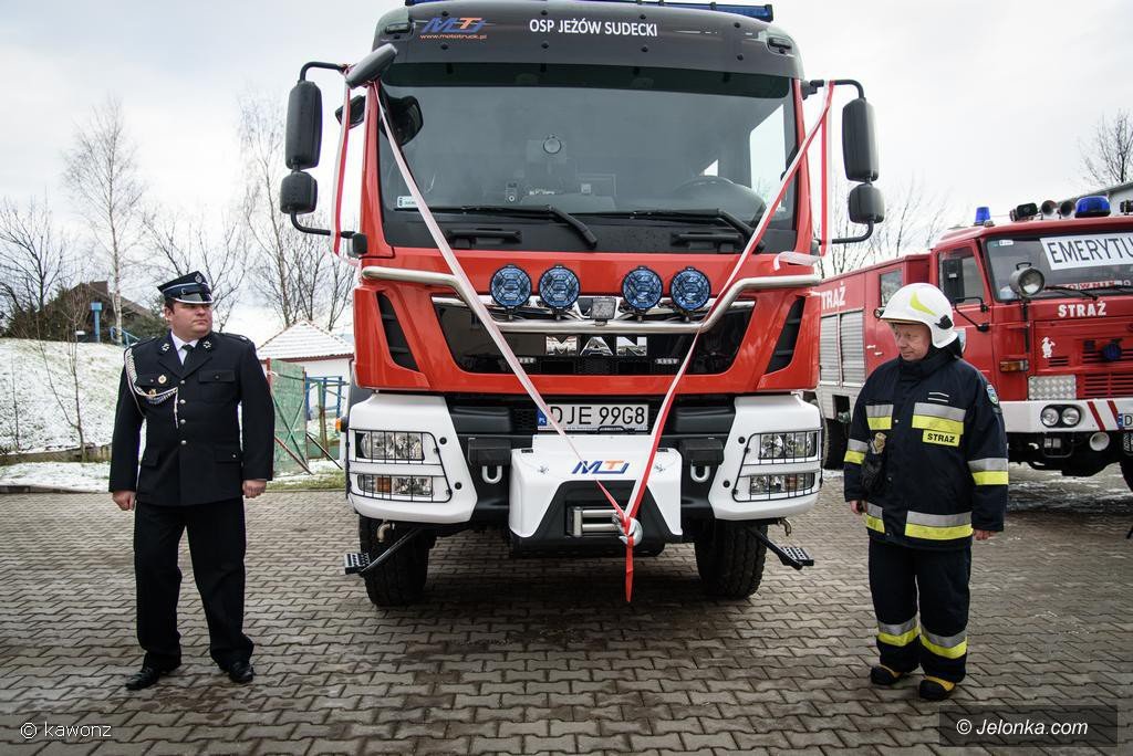 nowy-woz-strazacki-w-jezowie-sudeckim-foto-72454