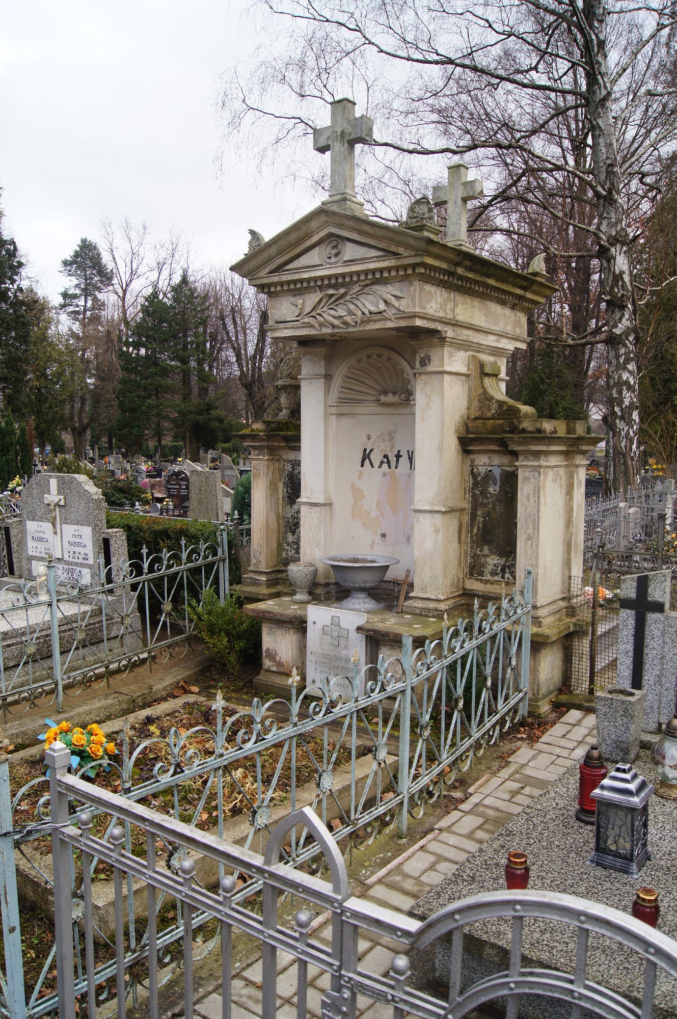Grób symboliczny na niemieckim grobie