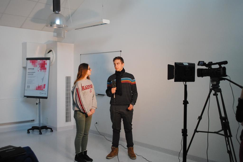 uczniowie-norwida-przed-kamera-foto-72492