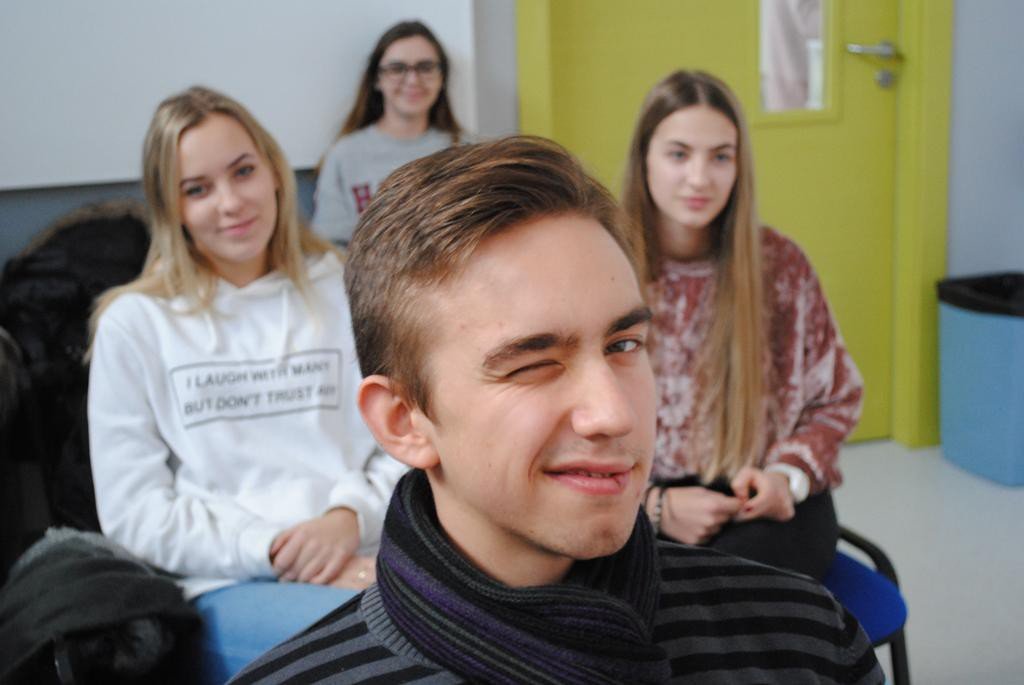 uczniowie-norwida-przed-kamera-foto-72492