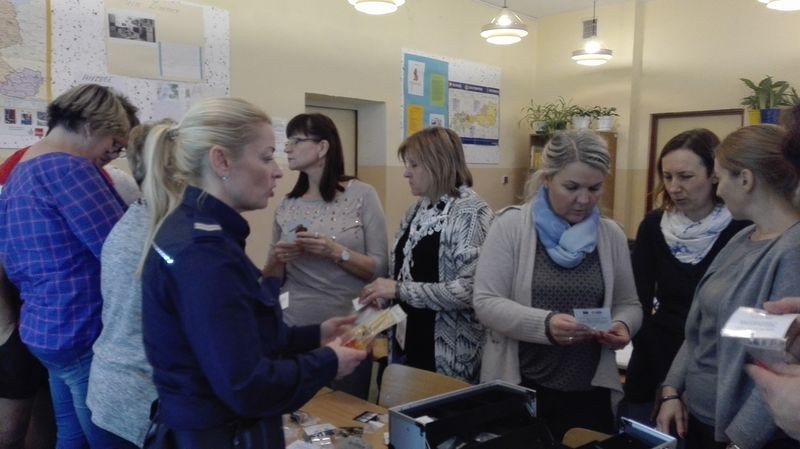 drugstop-w-szkole-w-janowicach-wielkich-foto-72527