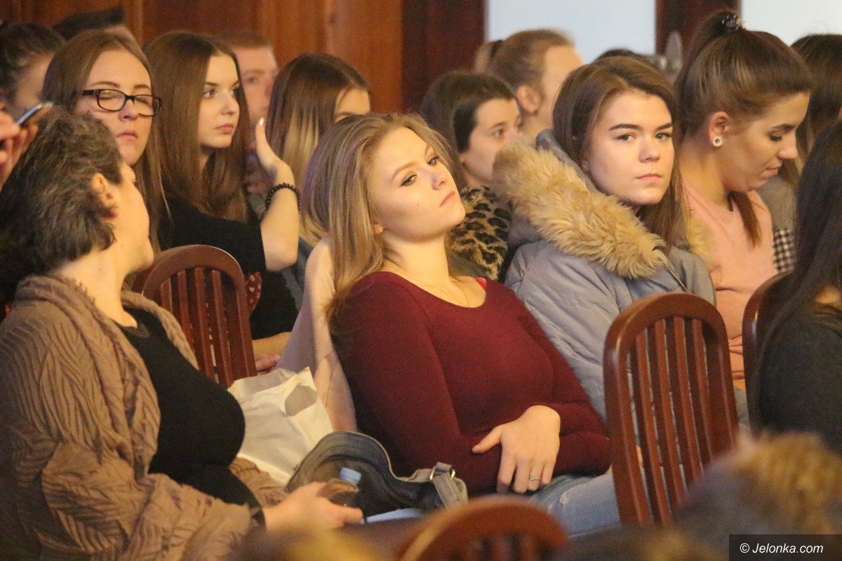 wspolne-koledowanie-studentow-z-dziecmi-foto-72540