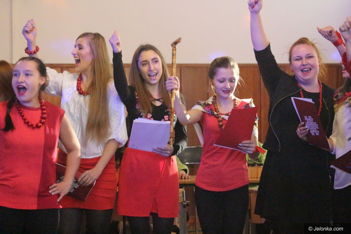 wspolne-koledowanie-studentow-z-dziecmi-foto-72540