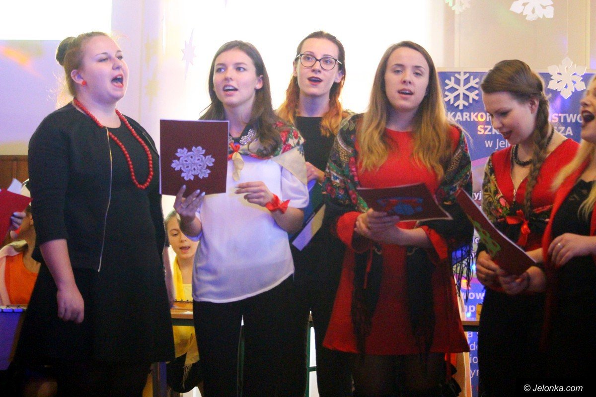 wspolne-koledowanie-studentow-z-dziecmi-foto-72540