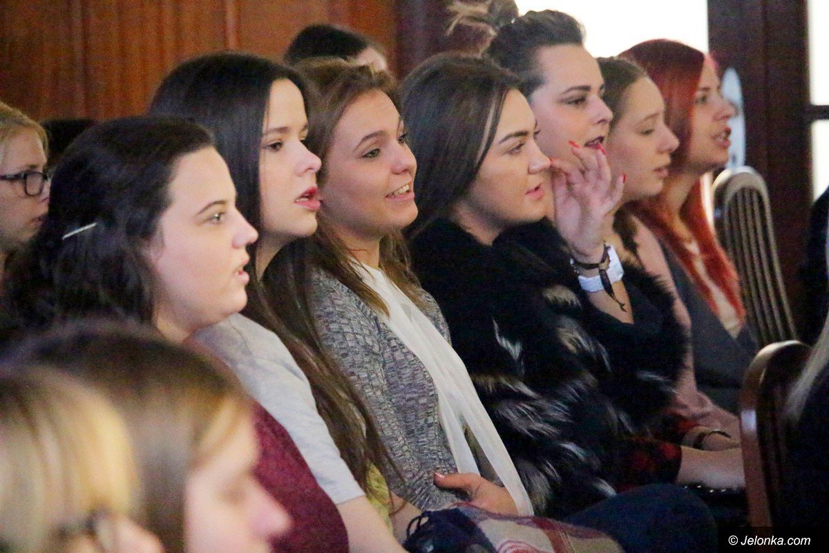 wspolne-koledowanie-studentow-z-dziecmi-foto-72540