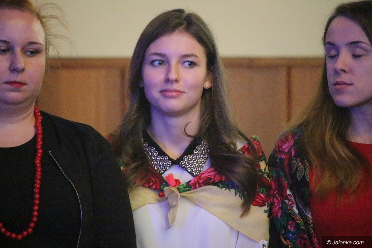 wspolne-koledowanie-studentow-z-dziecmi-foto-72540