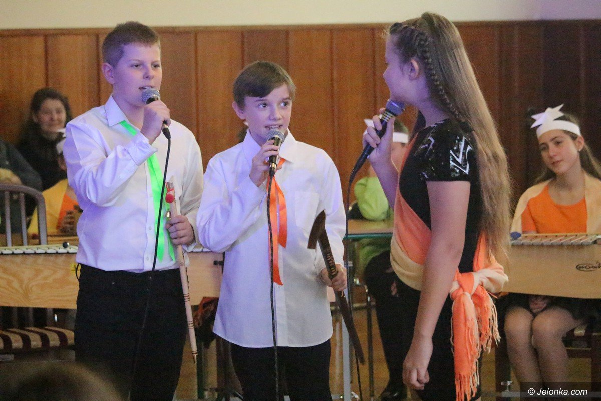wspolne-koledowanie-studentow-z-dziecmi-foto-72540