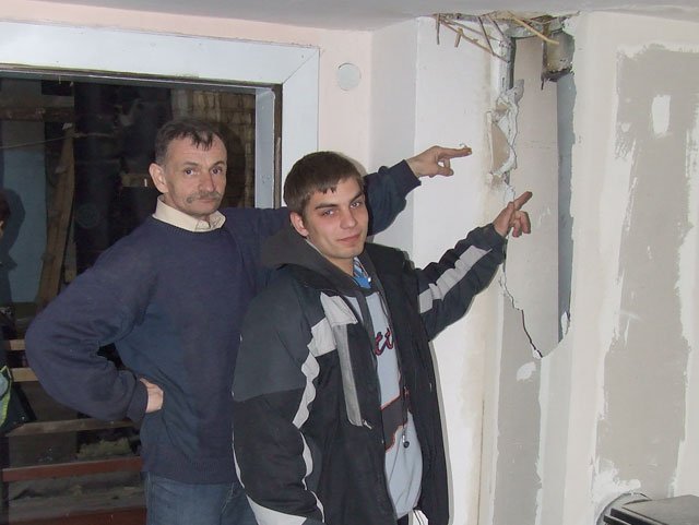 Nasze mieszkanie mogło pójść z dymem – mówią poszkodowani. Ich zdaniem powodem jest wadliwie zainstalowany przez ZGL komin.