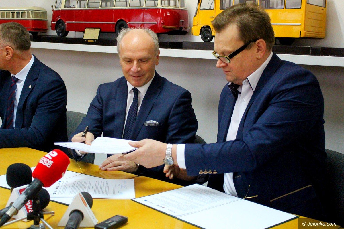umowa-na-nowe-autobusy-podpisana-foto-72574