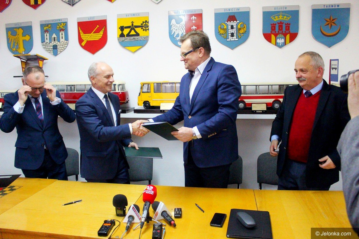 umowa-na-nowe-autobusy-podpisana-foto-72574