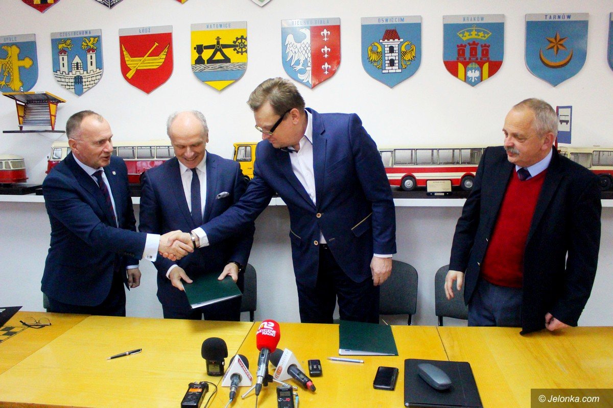 umowa-na-nowe-autobusy-podpisana-foto-72574