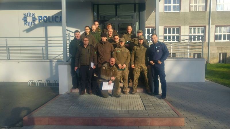policjanci-szkolili-straznikow-lesnych-foto-72581