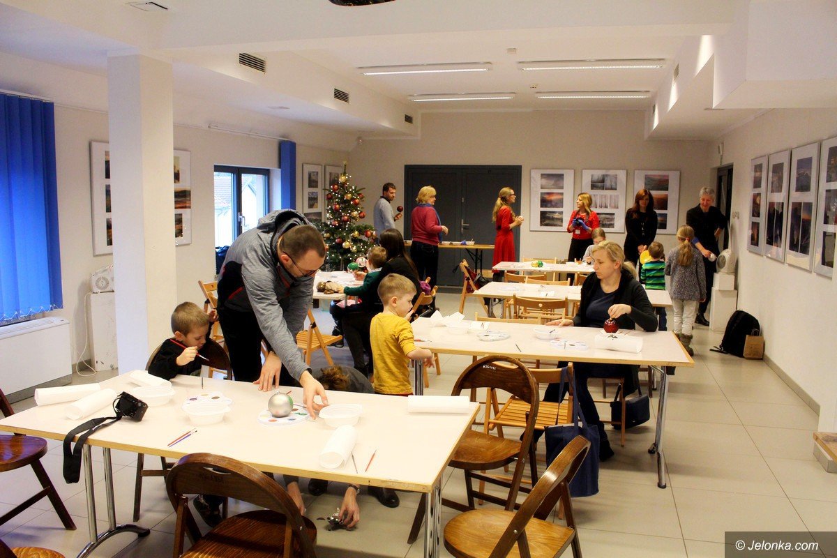 warsztaty-zdobienia-bombek-w-muzeum-karkonoskim-foto-72588