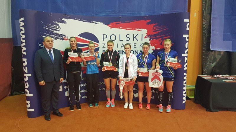 piec-medali-jeleniogorskich-badmintonistow-foto-72619