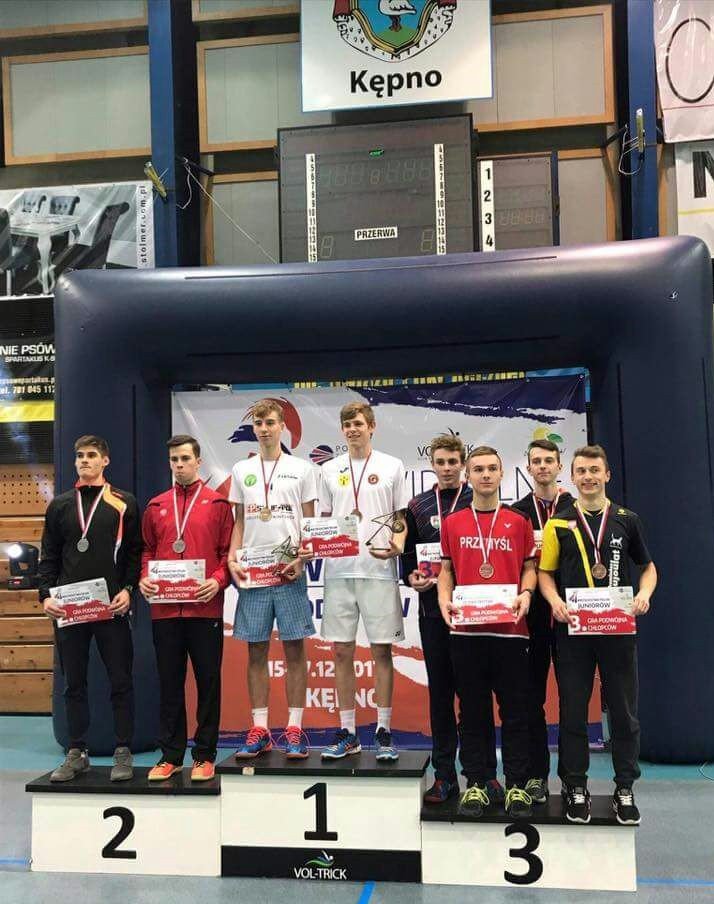 piec-medali-jeleniogorskich-badmintonistow-foto-72619
